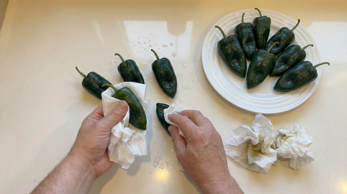 Chiles poblanos: cómo prepararlos en casa paso a paso (receta fácil y auténtica mexicana)