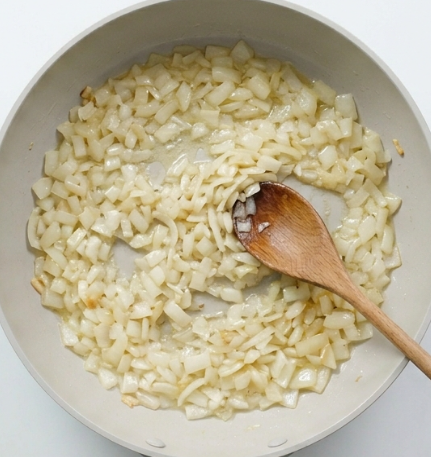 Sopa paraguaya, doradita por fuera y jugosa por dentro