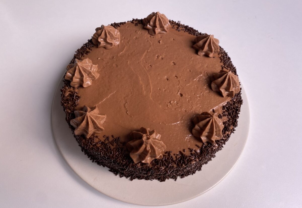 Tarta Dobos: receta original húngara paso a paso con crema de mantequilla y caramelo