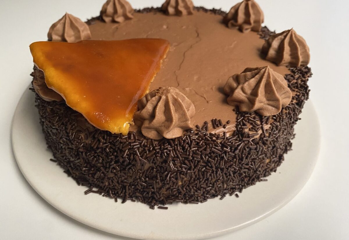 Tarta Dobos: receta original húngara paso a paso con crema de mantequilla y caramelo
