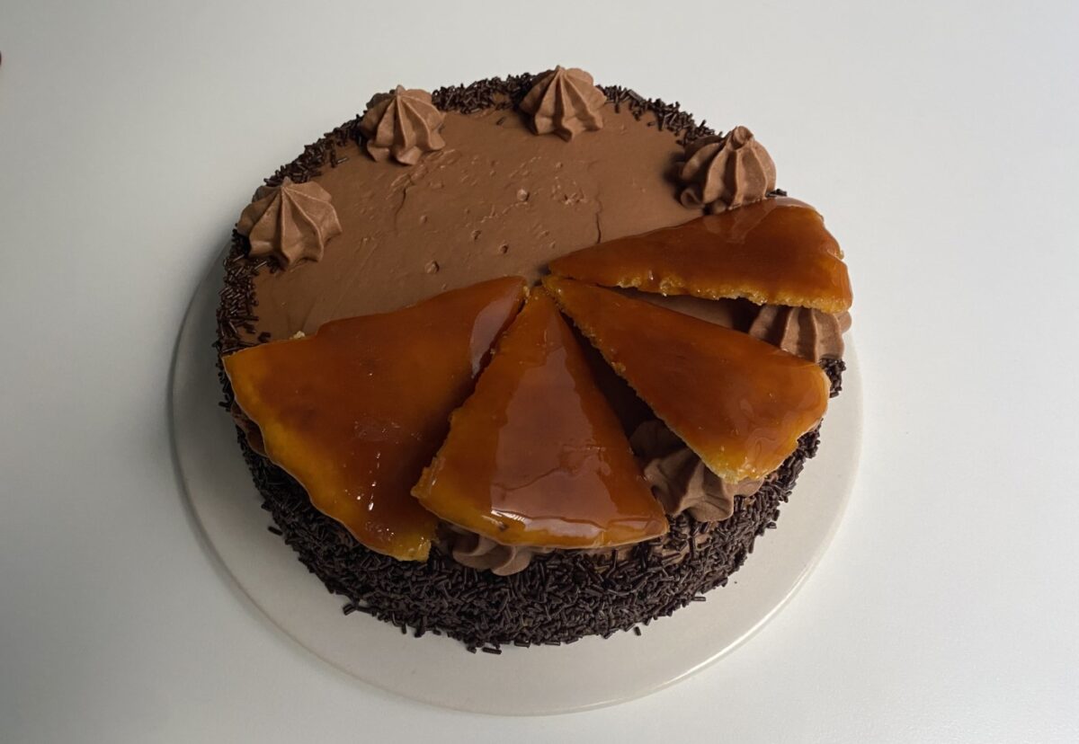 Tarta Dobos: receta original húngara paso a paso con crema de mantequilla y caramelo