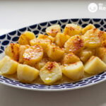 Cachelos gallegos. Receta sencilla de patatas cocidas con aceite y pimentón