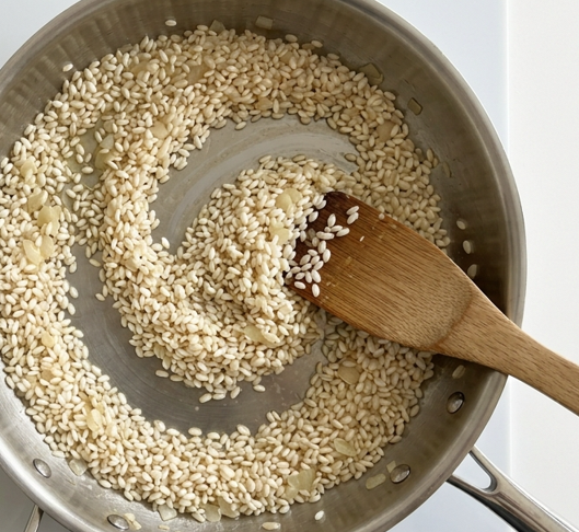 Qué es nacarar el arroz y por qué cambia tanto el resultado