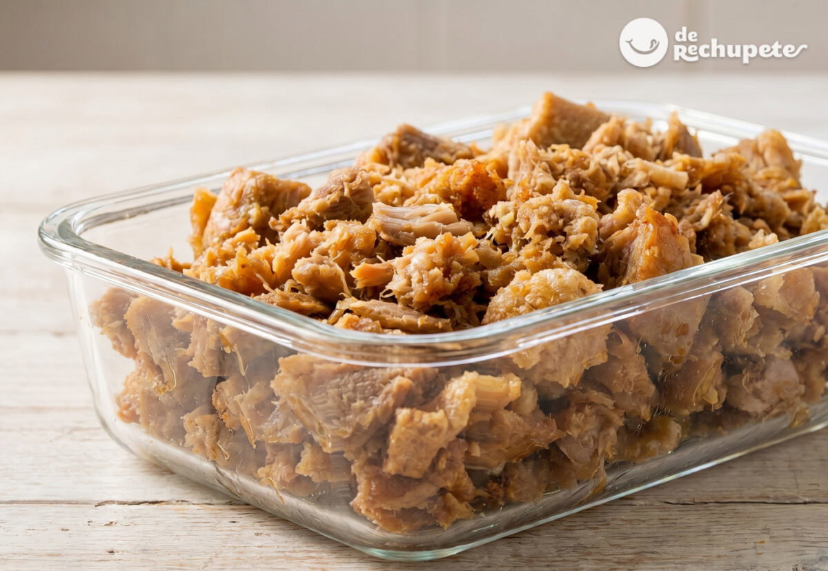 Chicharrones o Llardons: qué son, cómo se usan en cocina y en qué recetas quedan de rechupete