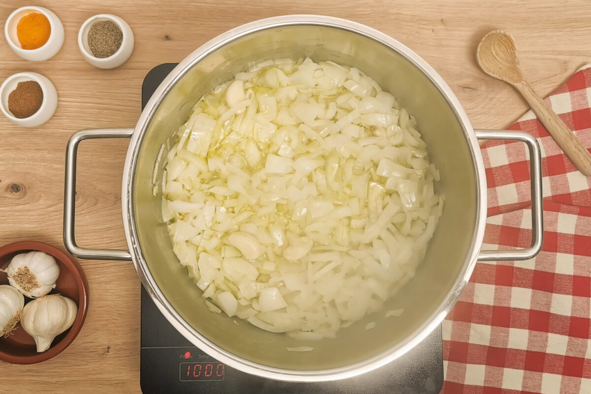Dafina o adafina sefardí tradicional. Receta de hamin judío cocinado a fuego lento