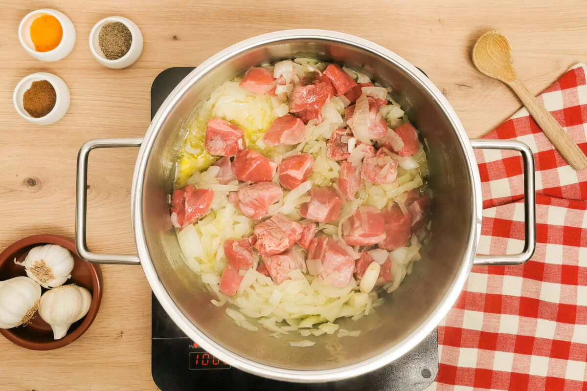 Dafina o adafina sefardí tradicional. Receta de hamin judío cocinado a fuego lento