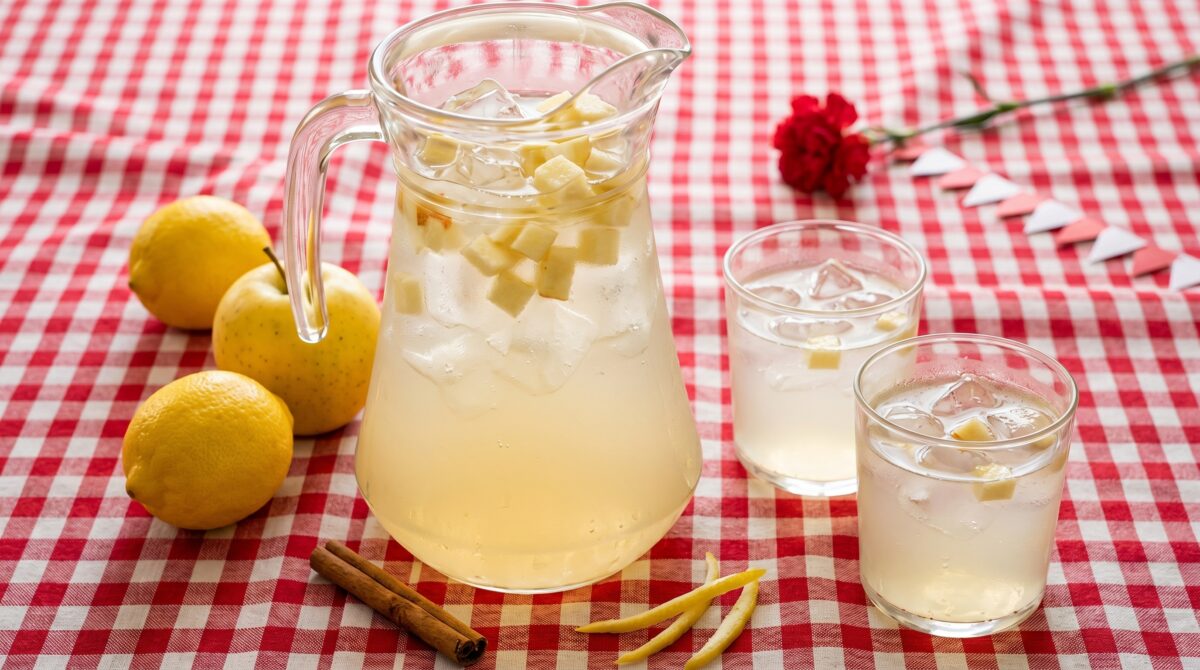 Limonada madrileña castiza, la bebida de verbena que entra sola
