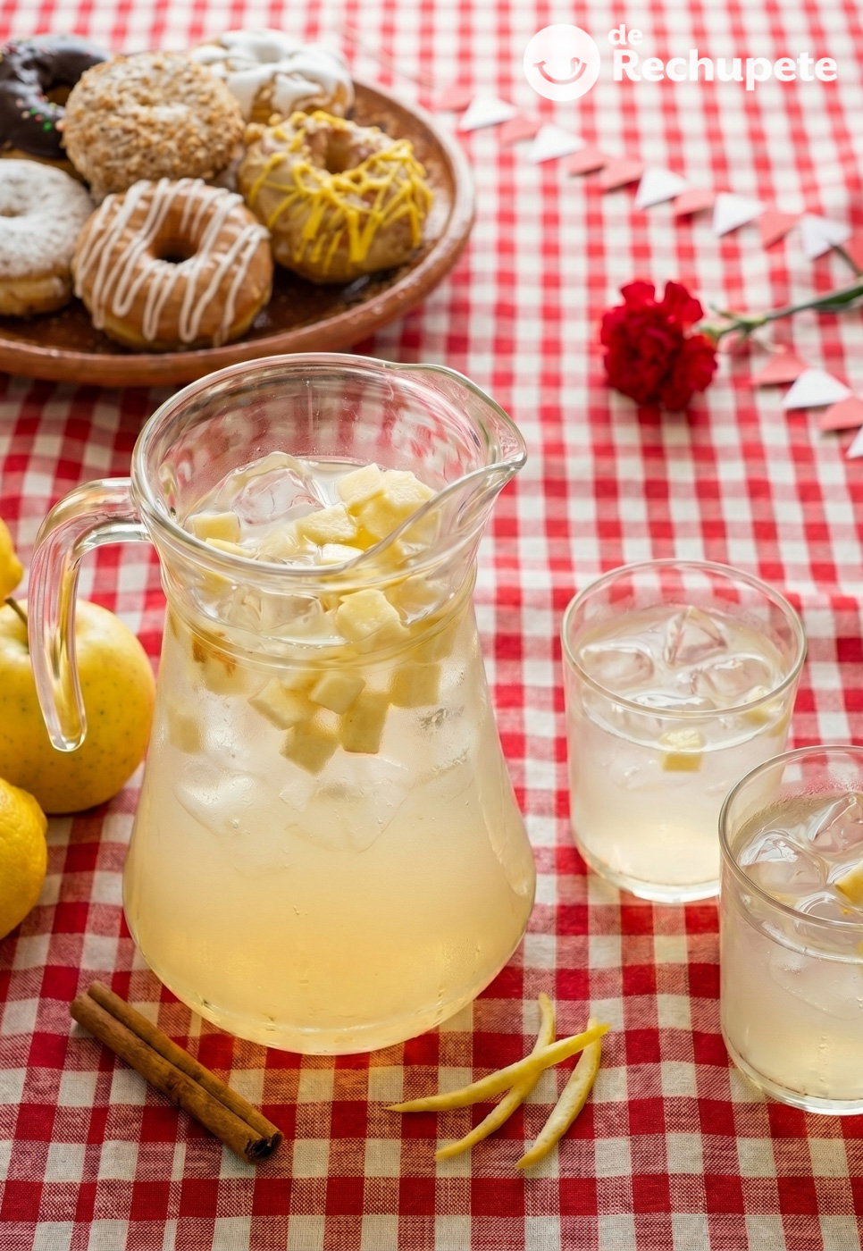 Limonada madrileña castiza, la bebida de verbena que entra sola