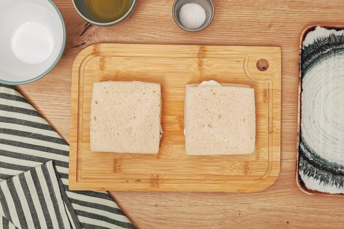Mozzarella in carrozza crujiente, la receta italiana perfecta para un picoteo caliente