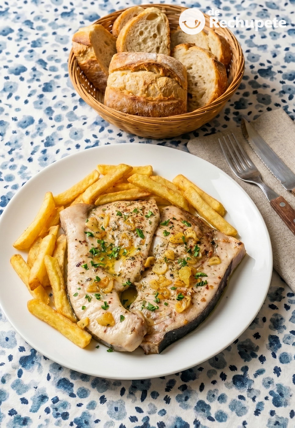 Pez espada al ajillo. Receta fácil, rápida y llena de sabor