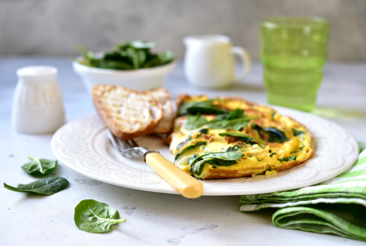 Ideas para rellenar una tortilla francesa. Opciones fáciles, rápidas y con mucho sabor