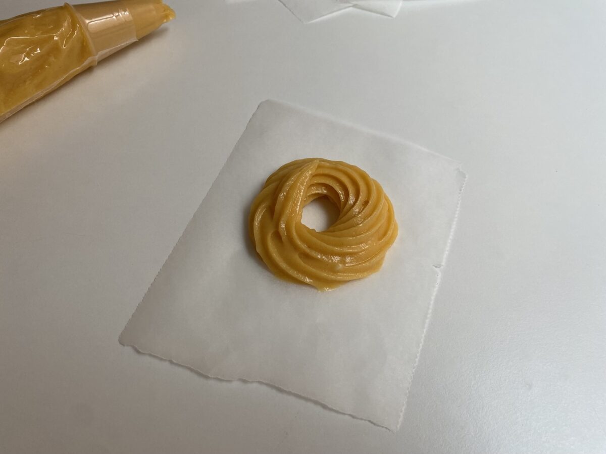 Zeppole italianas caseras. Receta tradicional fácil y esponjosa paso a paso