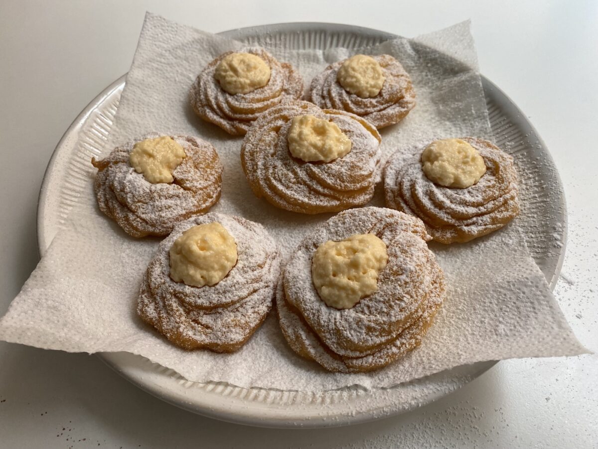 Zeppole italianas caseras. Receta tradicional fácil y esponjosa paso a paso