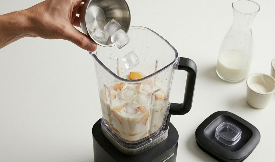 Batido de melocotón casero. Receta fácil, cremosa y refrescante
