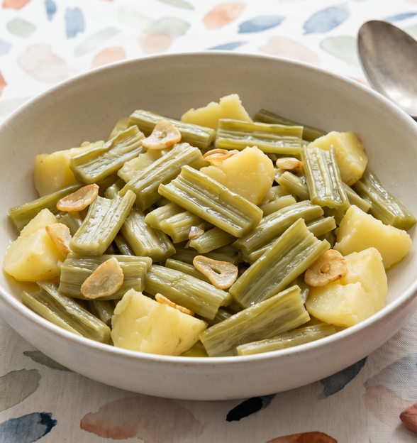 Borraja con patatas, la receta navarra más sencilla y de temporada