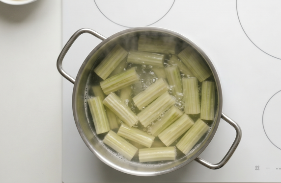 Cardo a la navarra con salsa de almendras, una receta sencilla de invierno