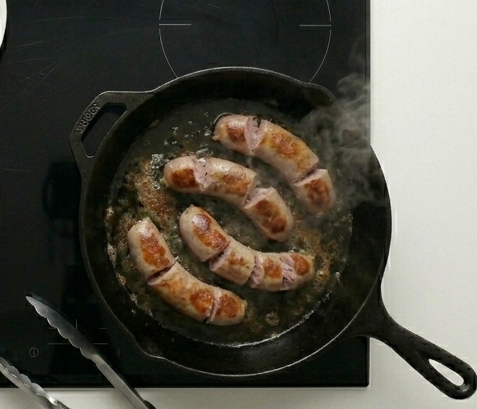 Cassoulet de Castelnaudary, el guiso francés de alubias, pato y salchicha que pide sobremesa larga