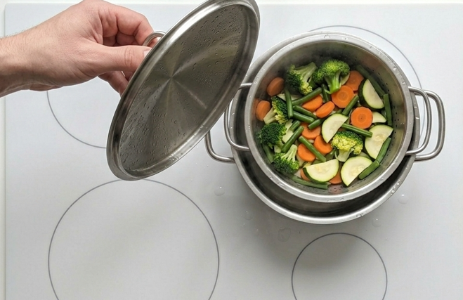 Cómo cocinar al vapor sin vaporera usando cosas que ya tienes en casa