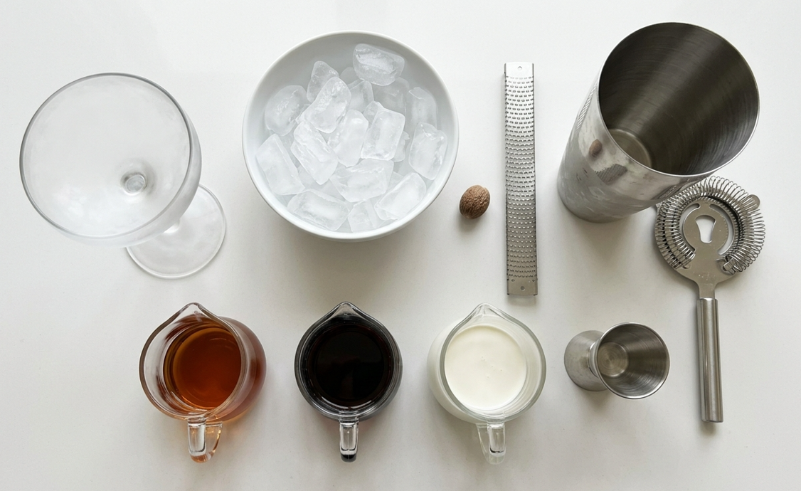 Brandy Alexander, una copa cremosa de sobremesa que sigue teniendo muchísimo estilo
