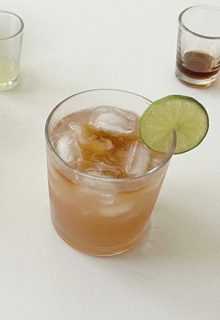 Mai Tai, un cóctel tropical con ron y almendra que merece hacerse bien
