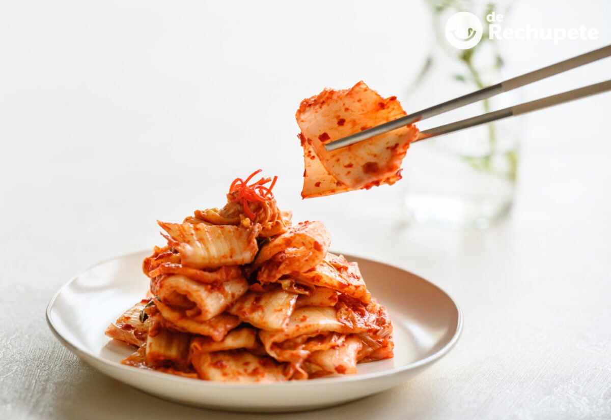 El kimchi vuelve a estar de moda: un estudio apunta a que sus bacterias podrían ayudar frente a los nanoplásticos