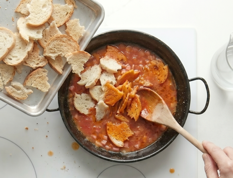 Migas de Ujué, las migas de pastor navarras que saben a tradición