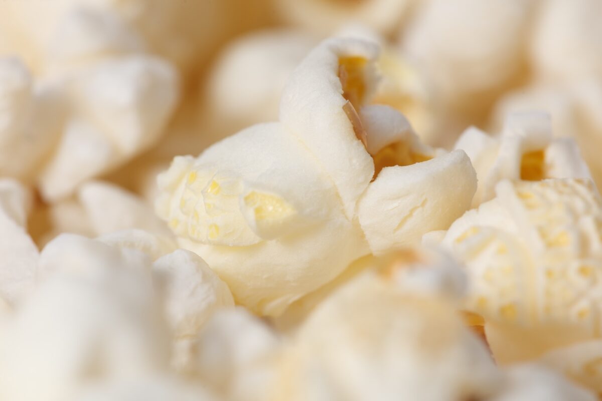 ¿Es sano comer palomitas de maíz? Beneficios, propiedades y cómo prepararlas bien en casa