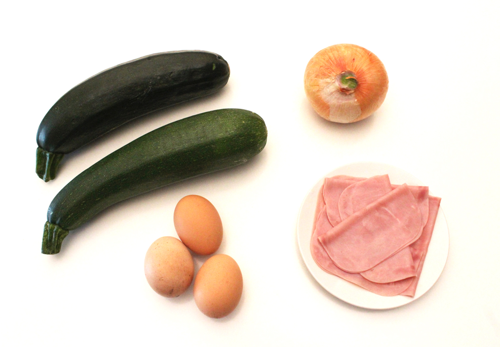 Pastel de calabacín, jamón y queso al horno: receta fácil, jugosa y perfecta para cualquier día