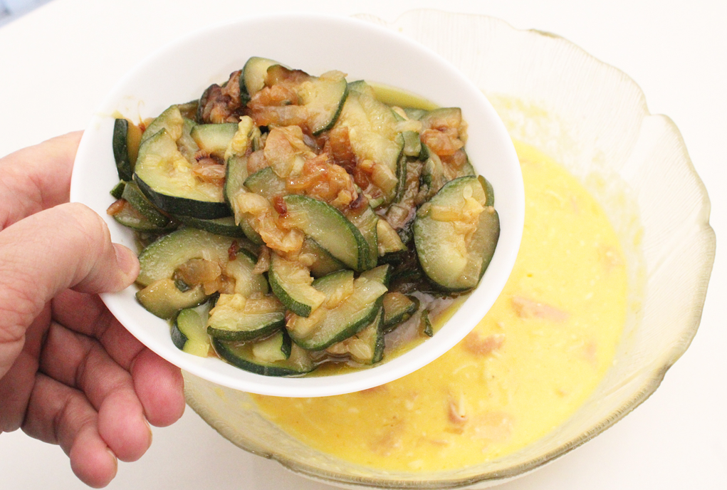 Pastel de calabacín, jamón y queso al horno: receta fácil, jugosa y perfecta para cualquier día