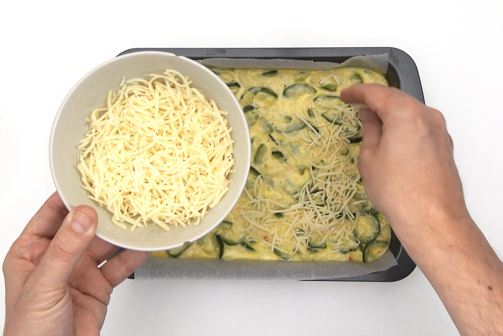 Pastel de calabacín, jamón y queso al horno: receta fácil, jugosa y perfecta para cualquier día