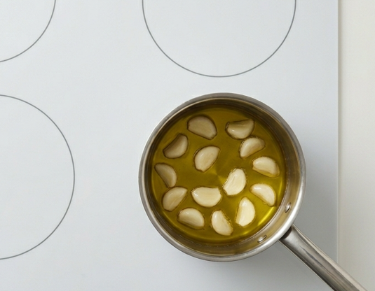 Qué es confitar en cocina y en qué se diferencia de freír