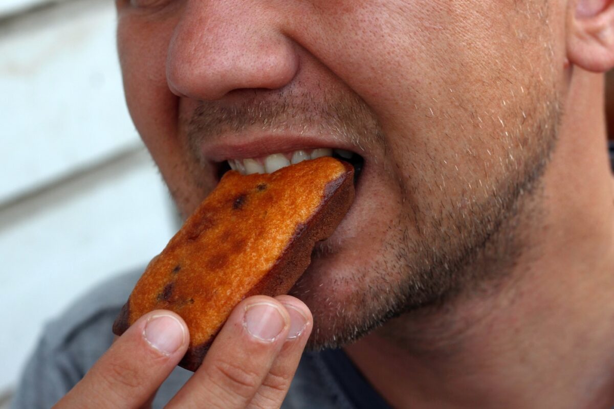 Tu saliva, el ingrediente secreto del sabor: por qué sin ella la comida no sabría igual