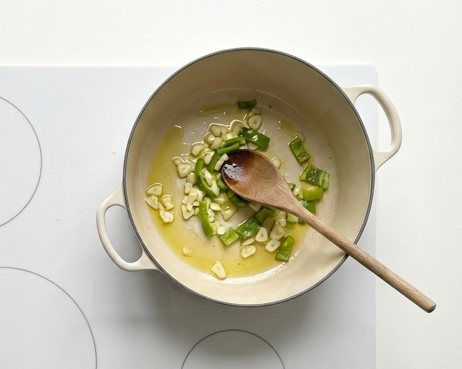 Sopas de tomate extremeñas. Receta tradicional con pan y tomate de la huerta