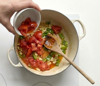 Sopas de tomate extremeñas. Receta tradicional con pan y tomate de la huerta