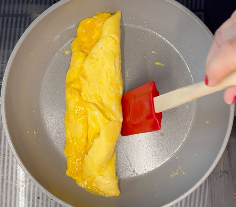 Tortilla francesa perfecta. Receta fácil para que quede jugosa, lisa y bien doblada