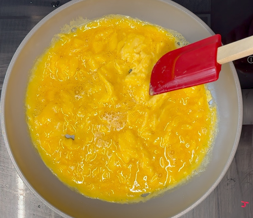 Tortilla francesa perfecta. Receta fácil para que quede jugosa, lisa y bien doblada