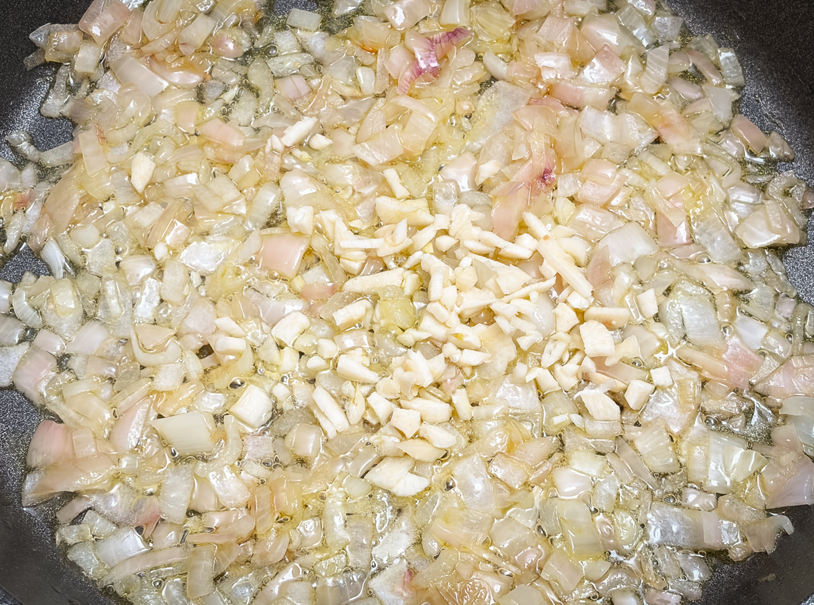 Fideuá de pulpo y gambas. Receta fácil y sabrosa que siempre sale bien