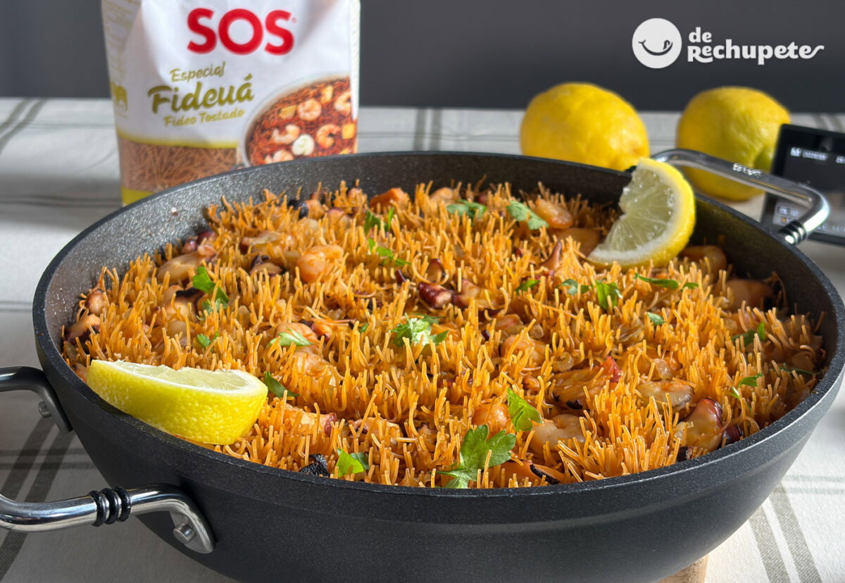 Fideuá de pulpo y gambas. Receta fácil y sabrosa que siempre sale bien