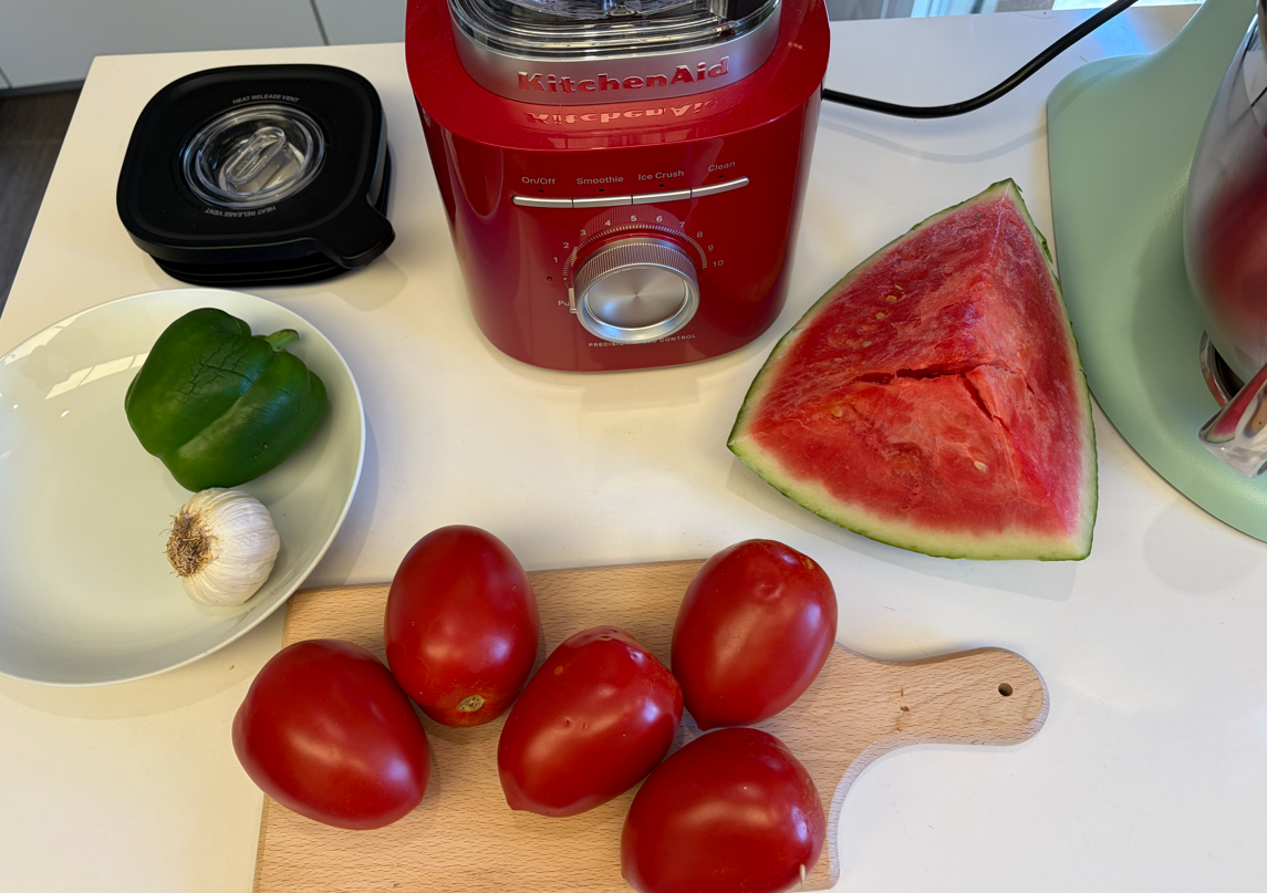Gazpacho de sandía. Receta fácil, fresca y ligera para el verano