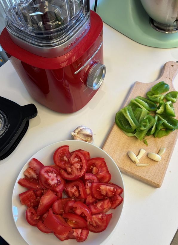 Gazpacho de sandía. Receta fácil, fresca y ligera para el verano