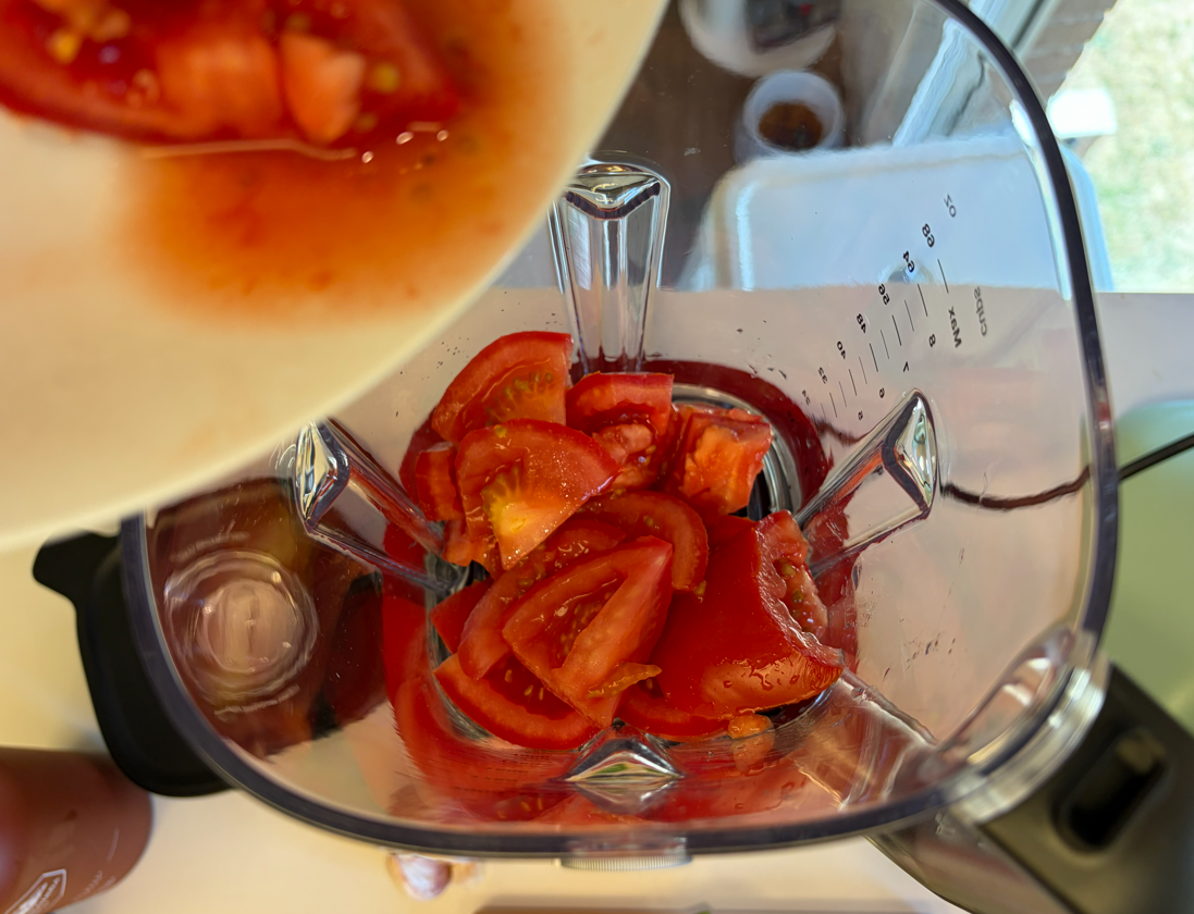 Gazpacho de sandía. Receta fácil, fresca y ligera para el verano