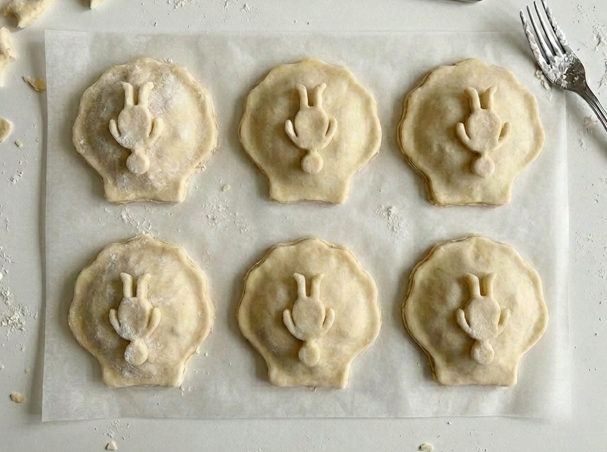 Ahorcaditos de Santo Domingo de la Calzada, hojaldre riojano con crema de almendra