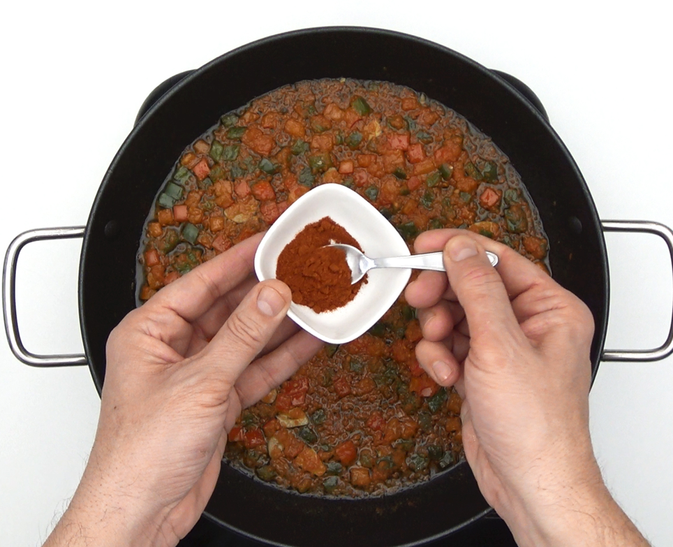 Arroz alicantino con pollo y costilla. Receta casera llena de sabor