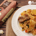 Arroz alicantino con pollo y costilla. Receta casera llena de sabor