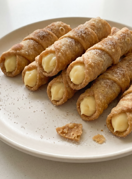 Cañas de Cervera, el dulce riojano de crema que se rellena al final