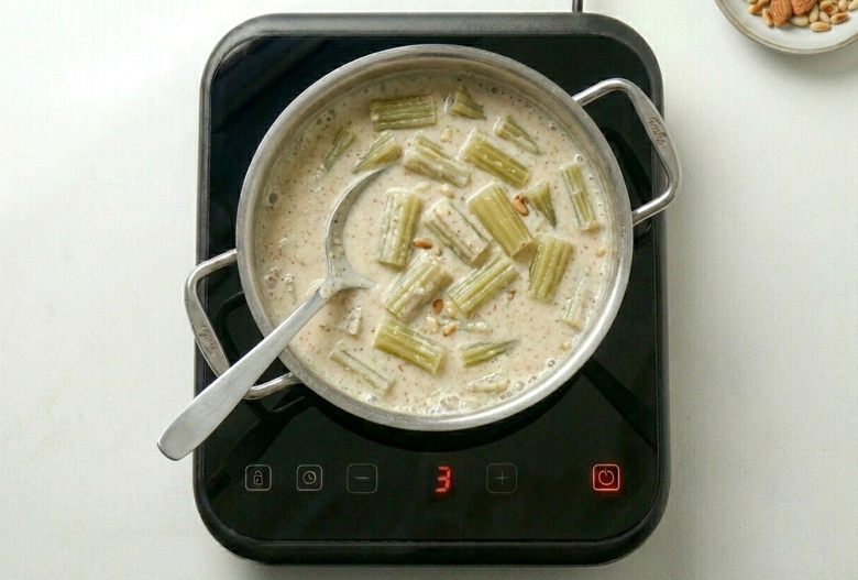 Cardo en salsa de almendras a la riojana, receta de invierno con salsa cremosa