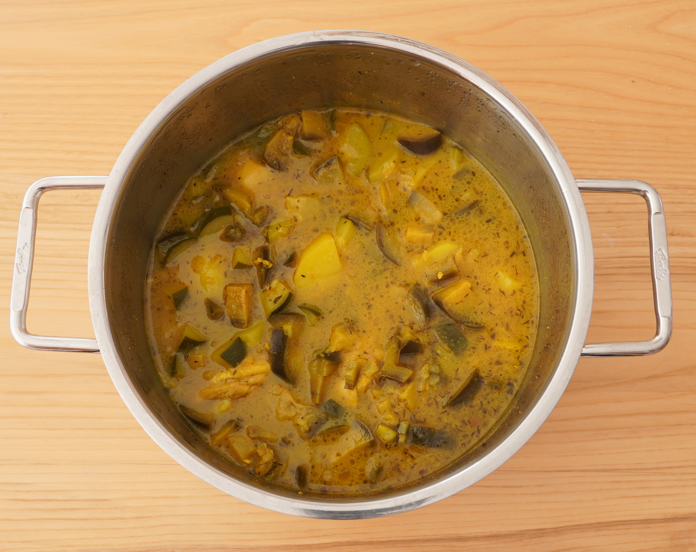 Colombo de pollo caribeño, el curry antillano que se come con arroz blanco