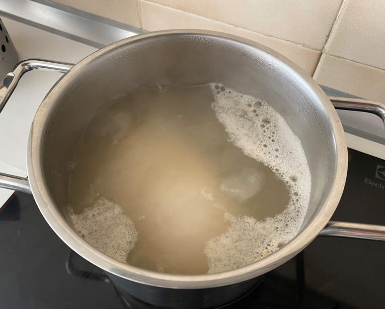 Coxinhas brasileñas de pollo: receta casera fácil, crujiente y llena de sabor