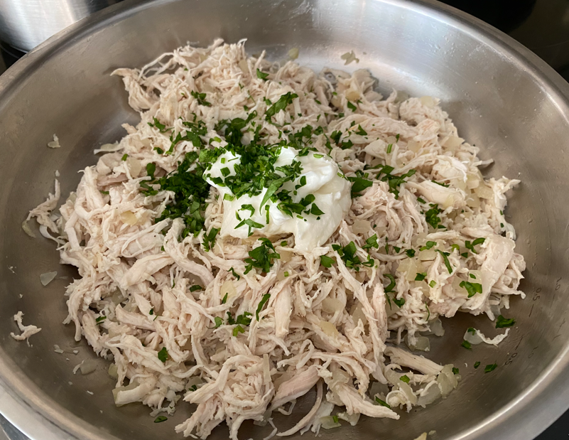 Coxinhas brasileñas de pollo: receta casera fácil, crujiente y llena de sabor