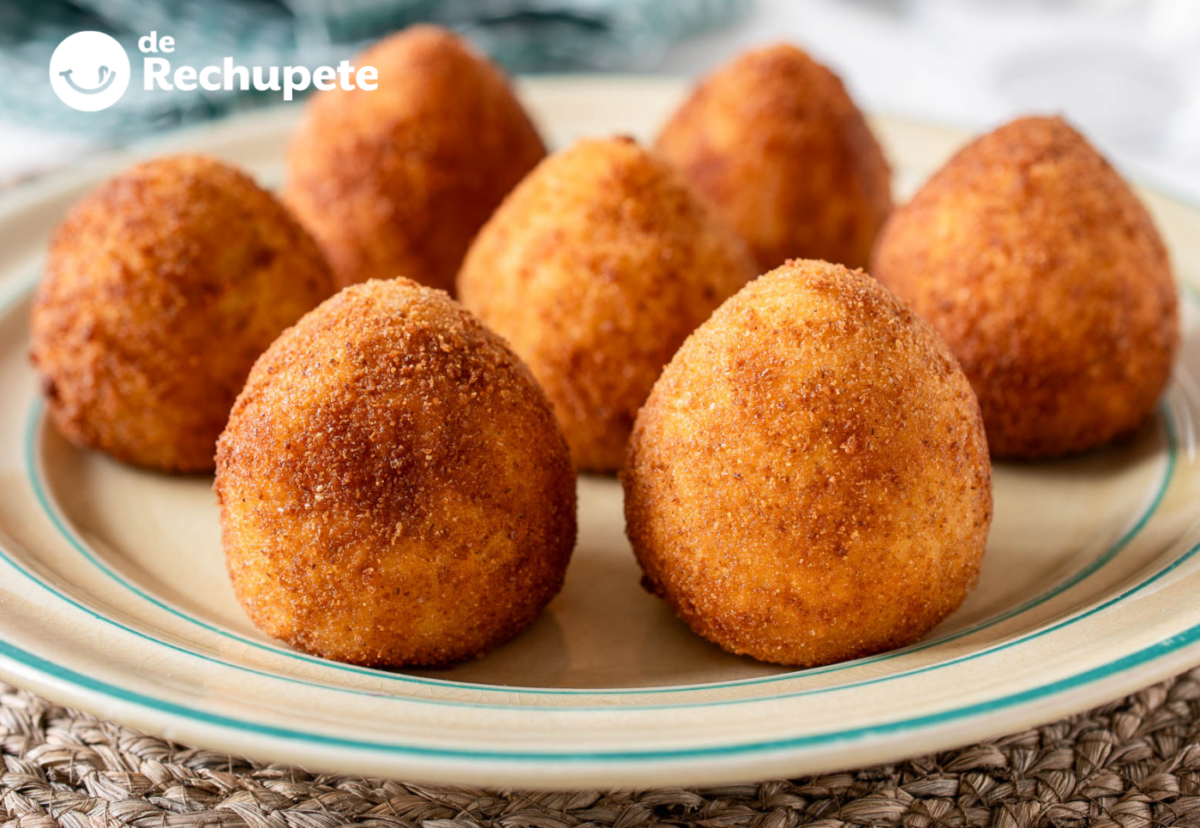 Coxinhas brasileñas de pollo: receta casera fácil, crujiente y llena de sabor